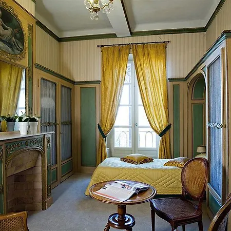 Chateau De 호텔 4*