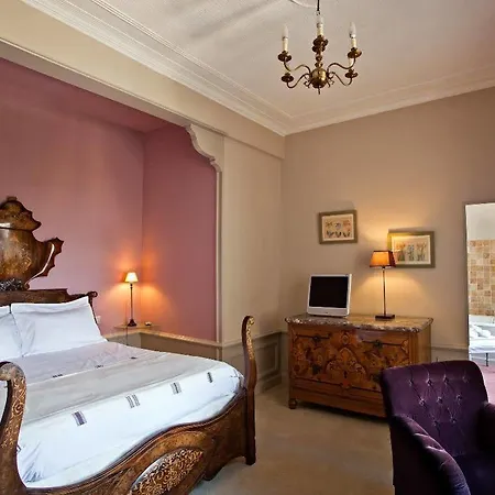 Hotel Chateau De