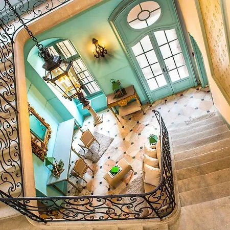 Chateau De 4* 로쉬귀드