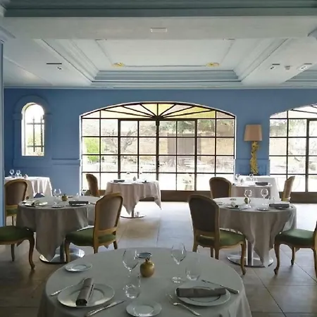 Chateau De Hotell 4*