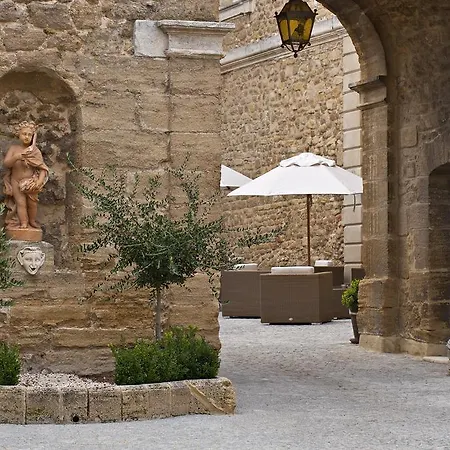 מלון Chateau De 4*