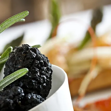 Hotel Chateau De Rochegude (Drome)