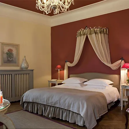 מלון Chateau De